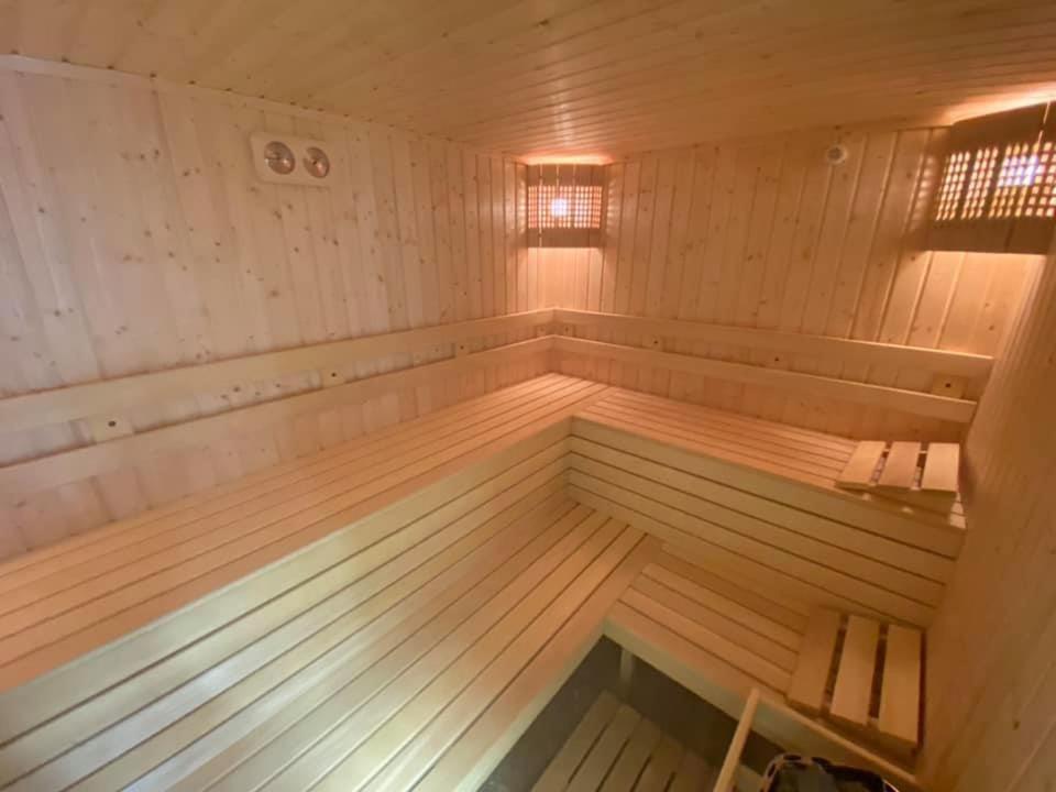 D Villa Mineralni Bani Eksteriør billede